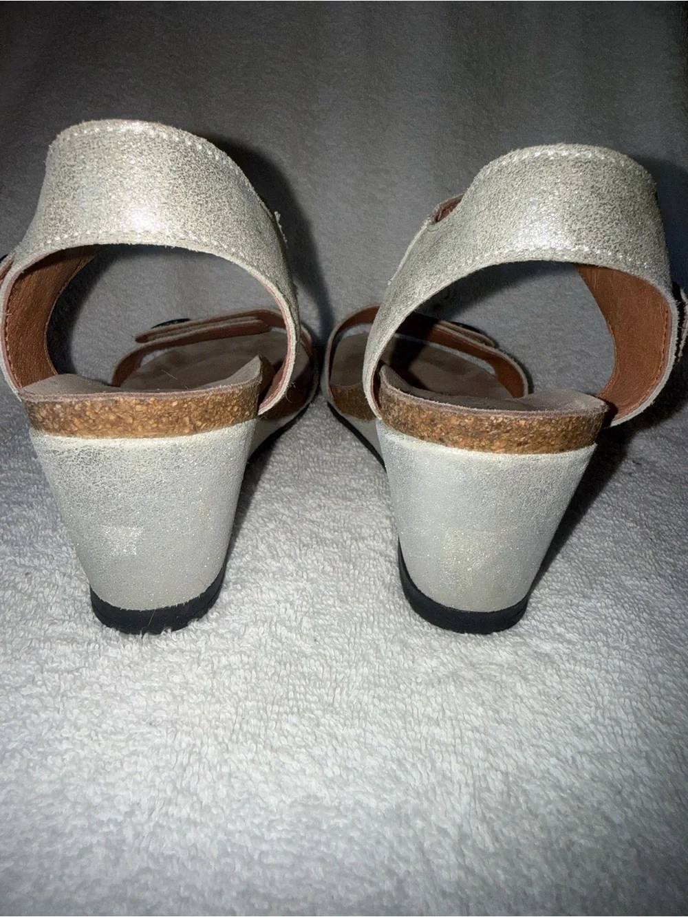 Taos Footwear Women's Shimmery Gold Slingback Sandals